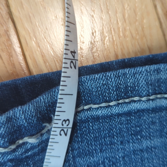 Maurices "Straight" Capri Jeans - Picture 10 of 11